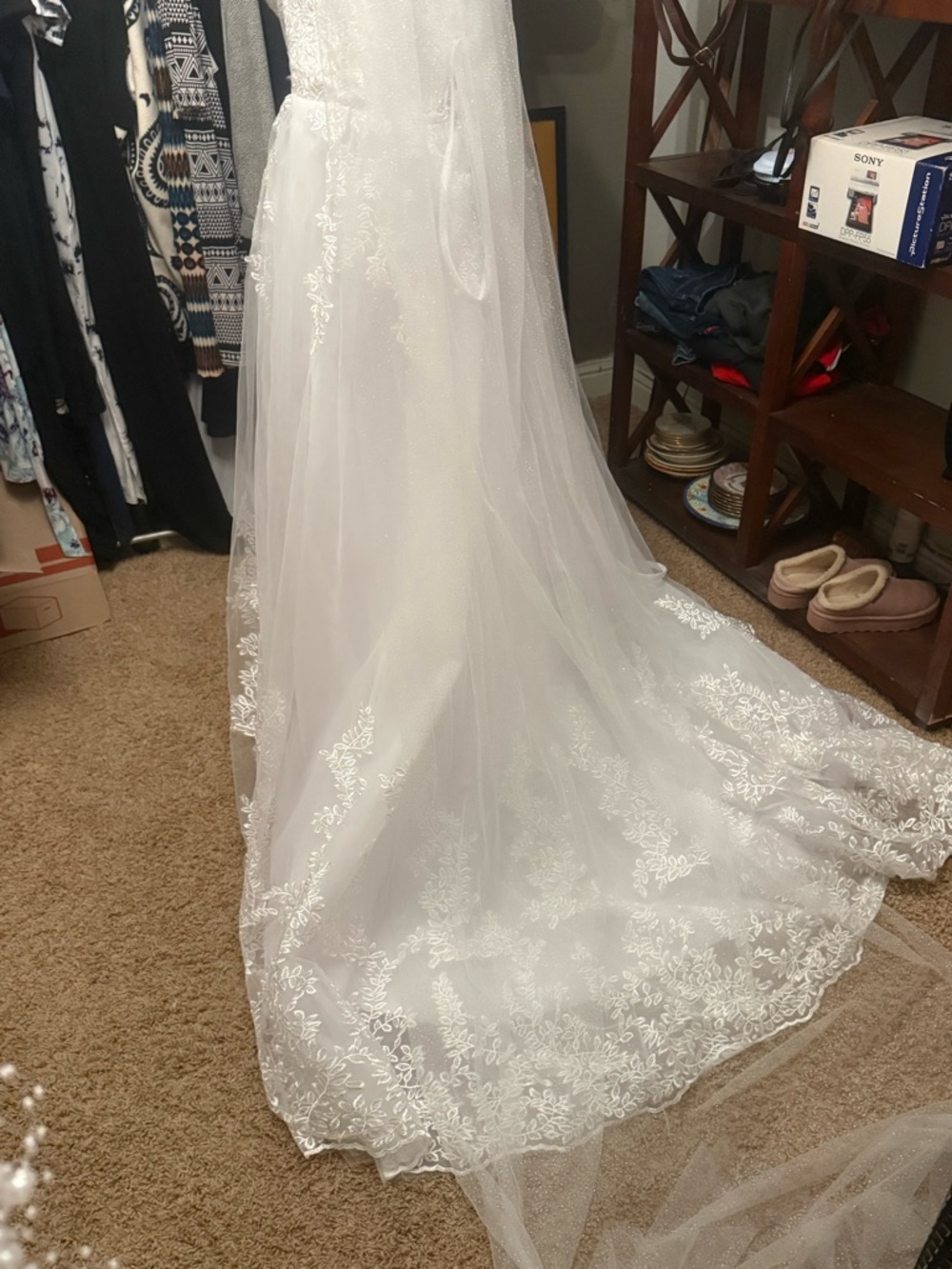 Source Unknown White Lace Wedding Dress with Tulle Train - Picture 10 of 11